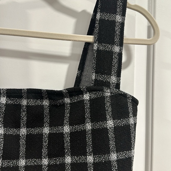 Urban Outfitters Black and White Crop Top - Picture 3 of 4